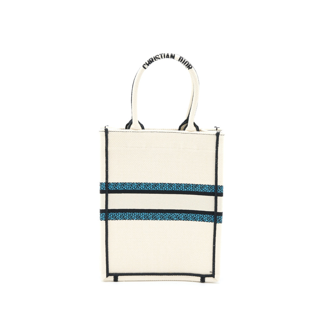 dior-vertical-book-tote-lucky-star-embroidery-white-multicolor