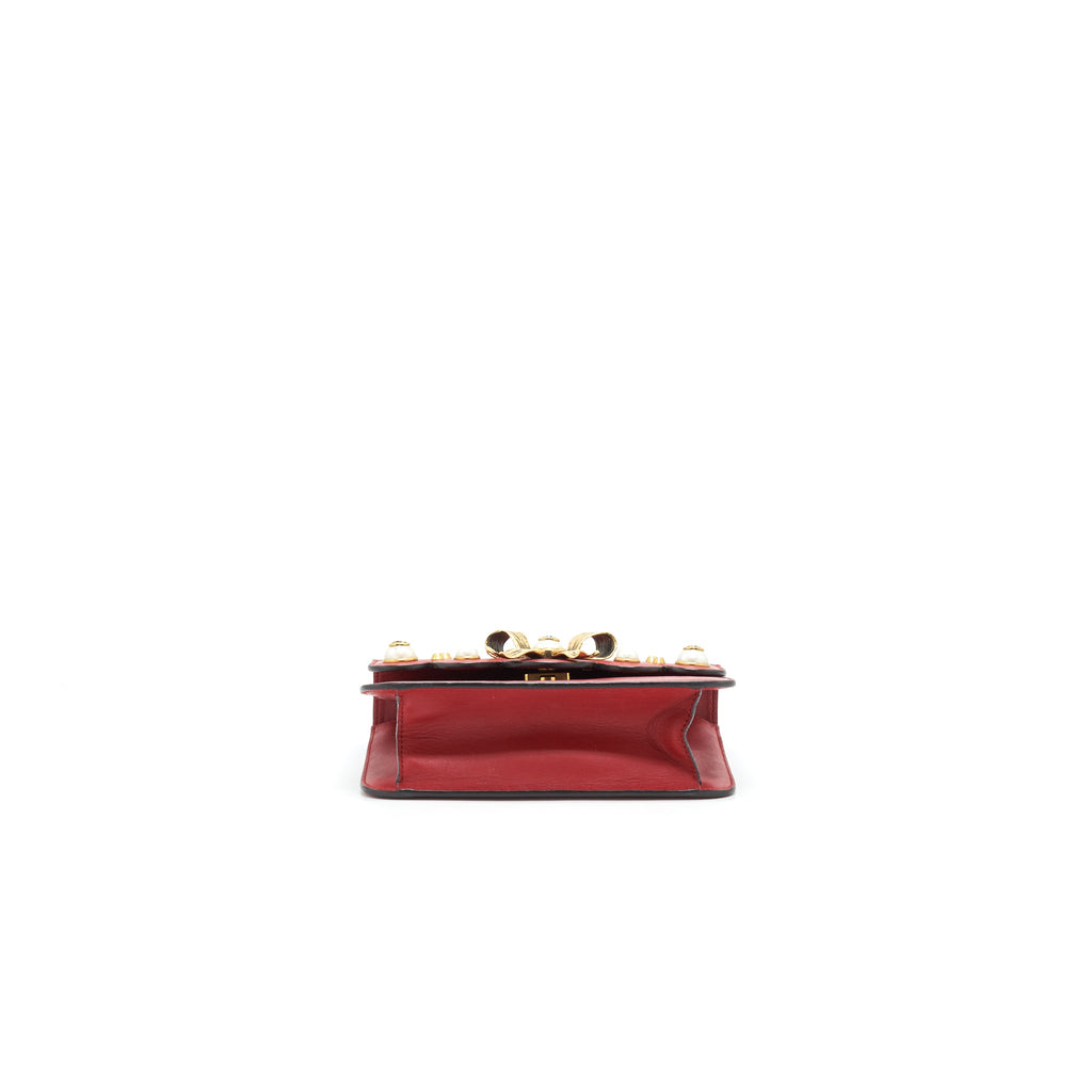 gucci-bow-and-pearl-leather-chain-shoulder-bag-red