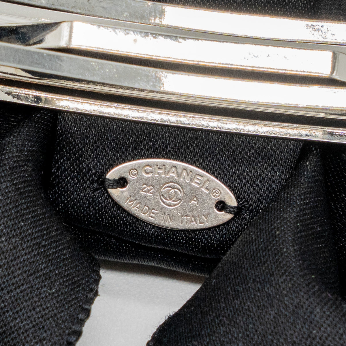 chanel-bow-hair-clip-silk-black-shw