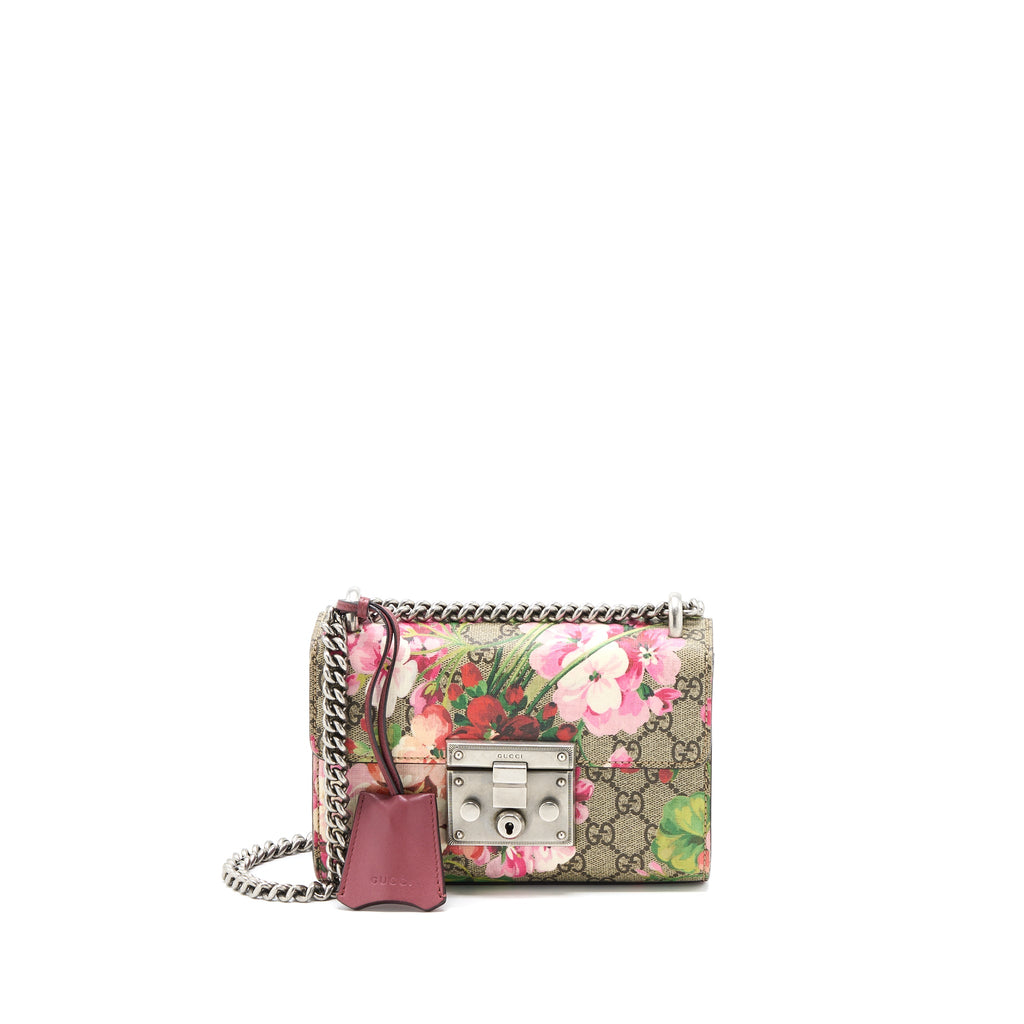 gucci-padlock-chain-crossbody-bag-flower-print-gg-supreme-canvas-shw