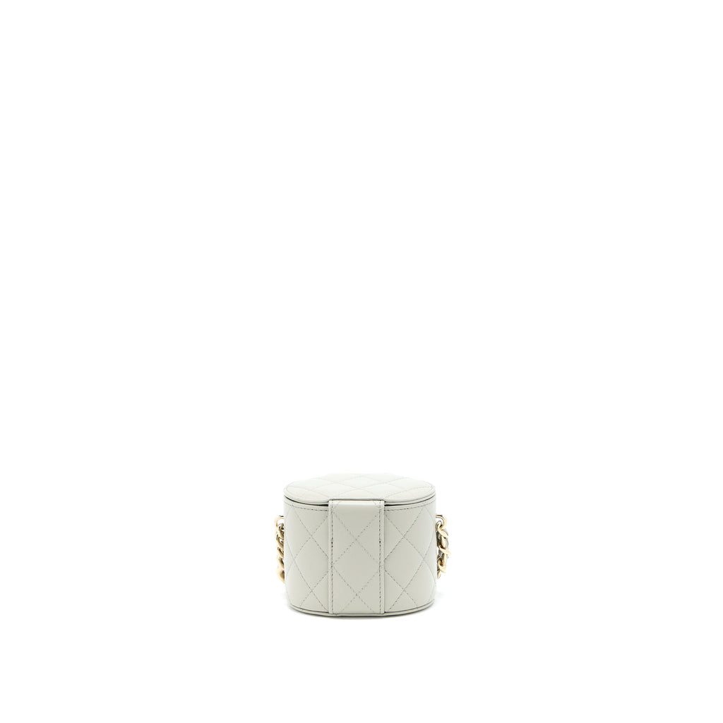 chanel-giant-chain-mini-vanity-case-lambskin-light-grey-lghw-copy-1