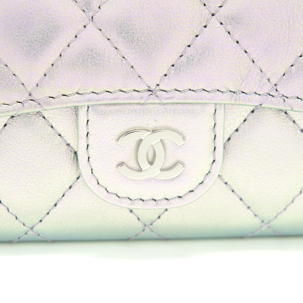 chanel-21k-iridescent-grey-flap-card-holder