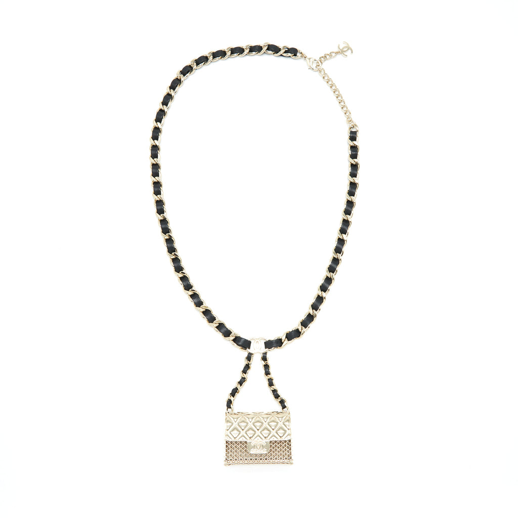 chanel-21s-runway-micro-bag-chain-belt