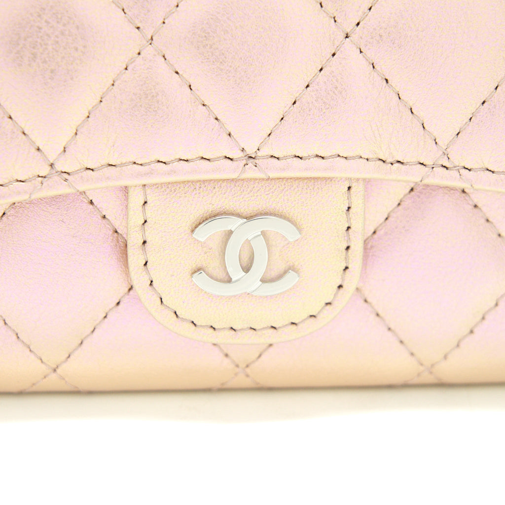chanel-21k-iridescent-pink-flap-card-holder