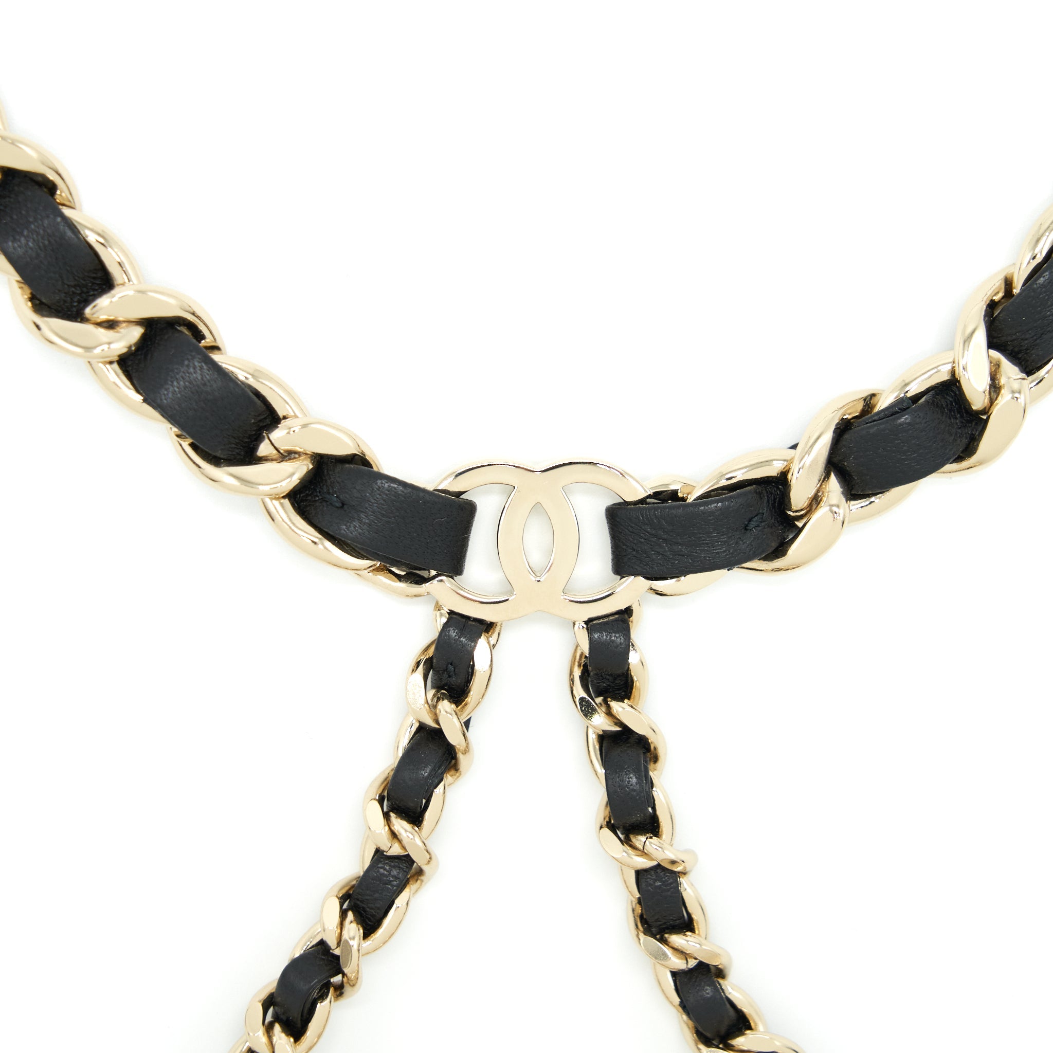 chanel-21s-runway-micro-bag-chain-belt