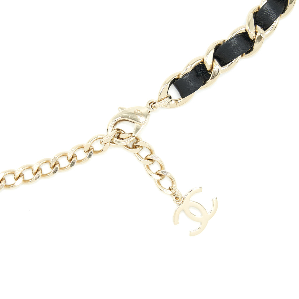 chanel-21s-runway-micro-bag-chain-belt