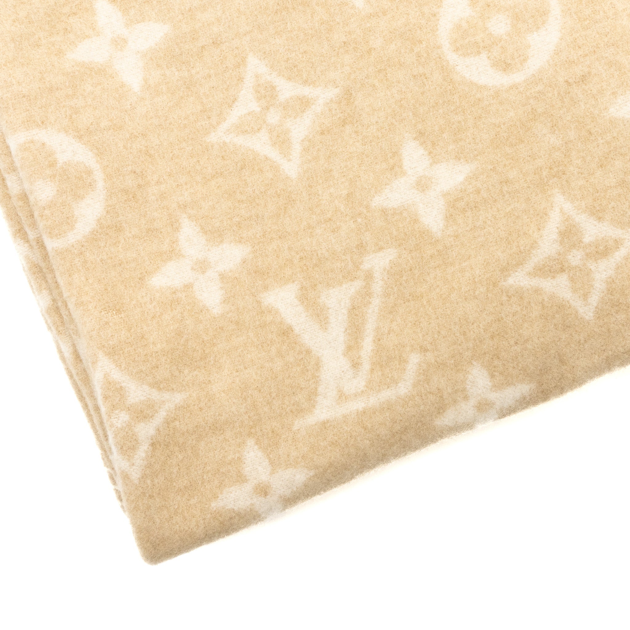 louis-vuitton-giant-monogram-blanket-wool-cashmere-beige
