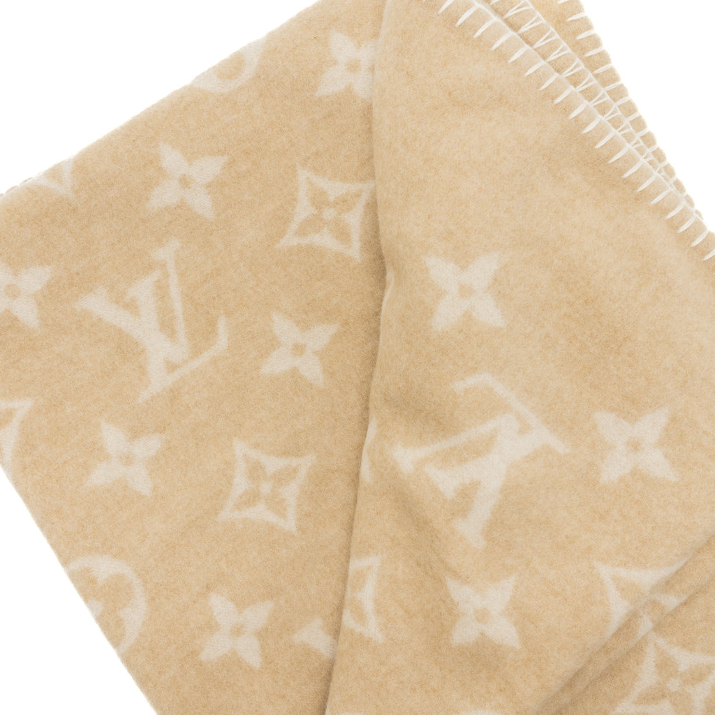 louis-vuitton-giant-monogram-blanket-wool-cashmere-beige