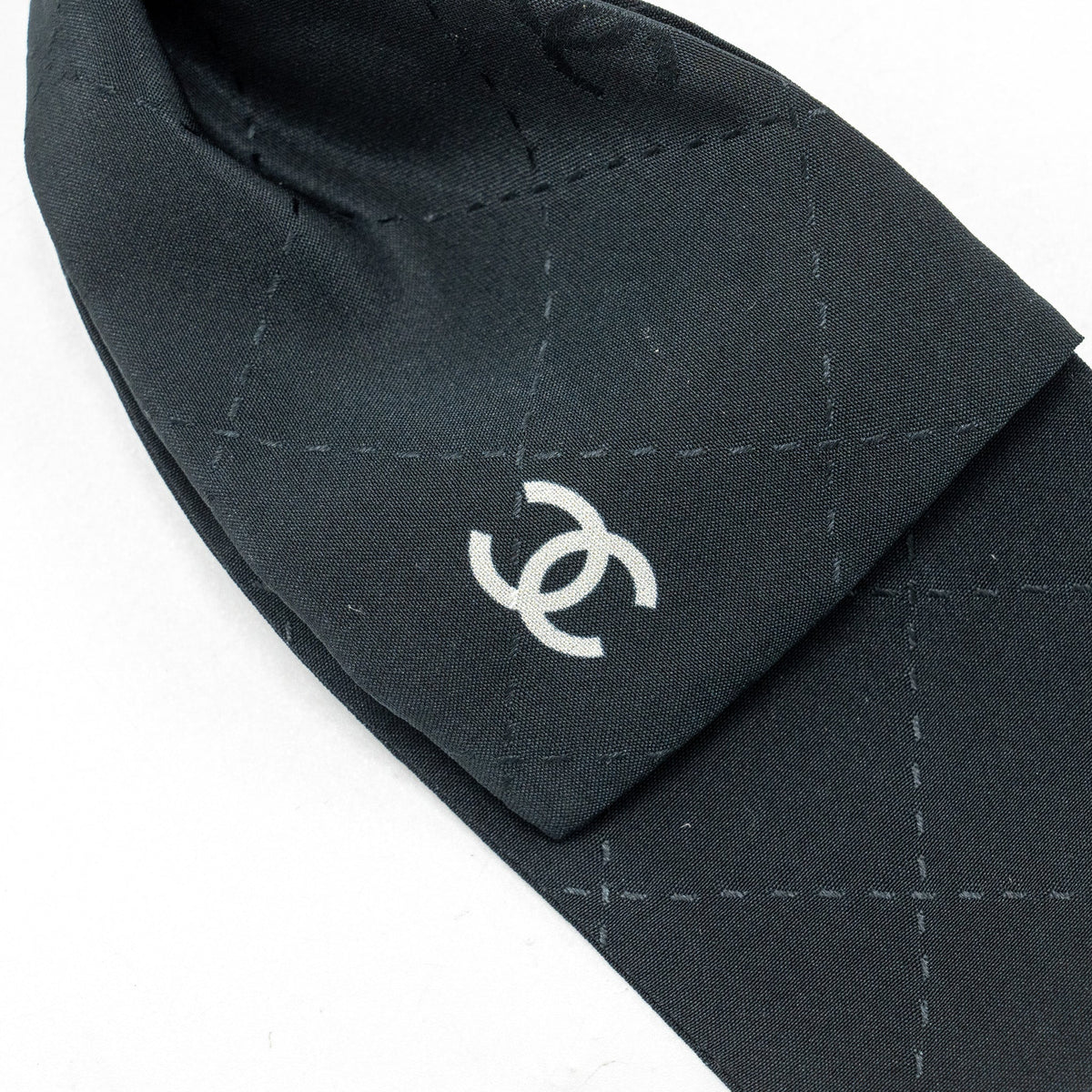 chanel-cc-logo-hair-tie-silk-black