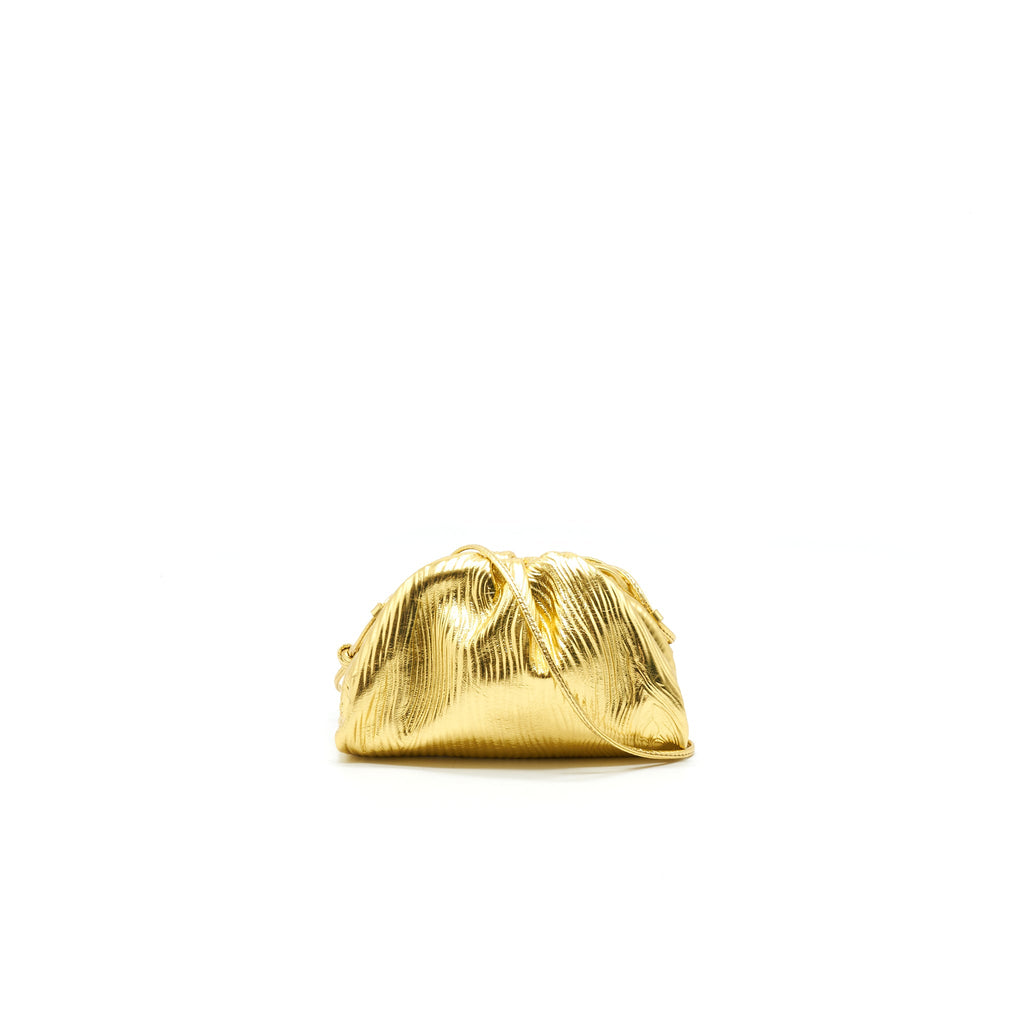 bottega-veneta-the-mini-pouch-color-oro