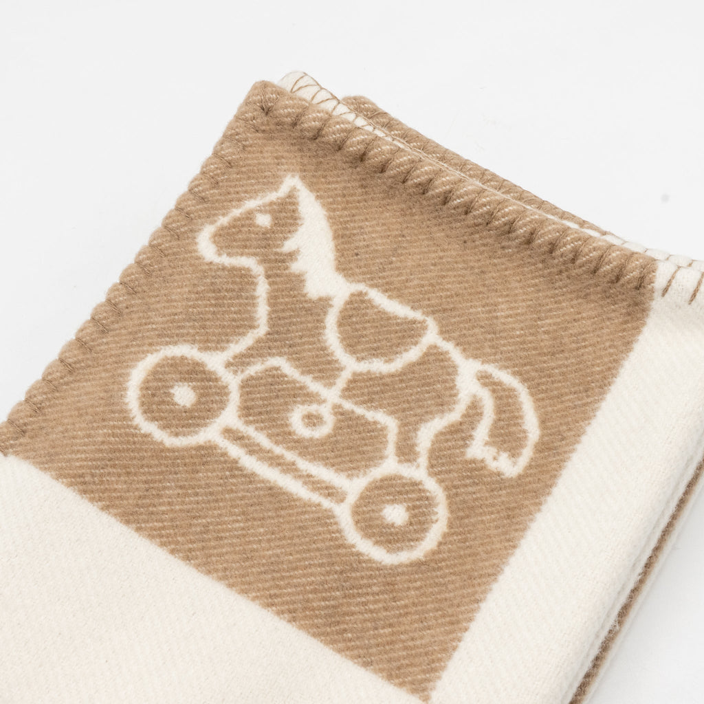 hermes-adada-avalon-baby-blanket-wool-cashmere-noisette-moyer-blanc
