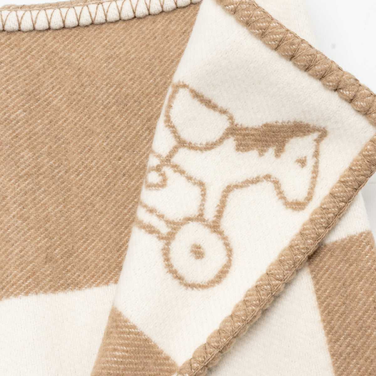 hermes-adada-avalon-baby-blanket-wool-cashmere-noisette-moyer-blanc