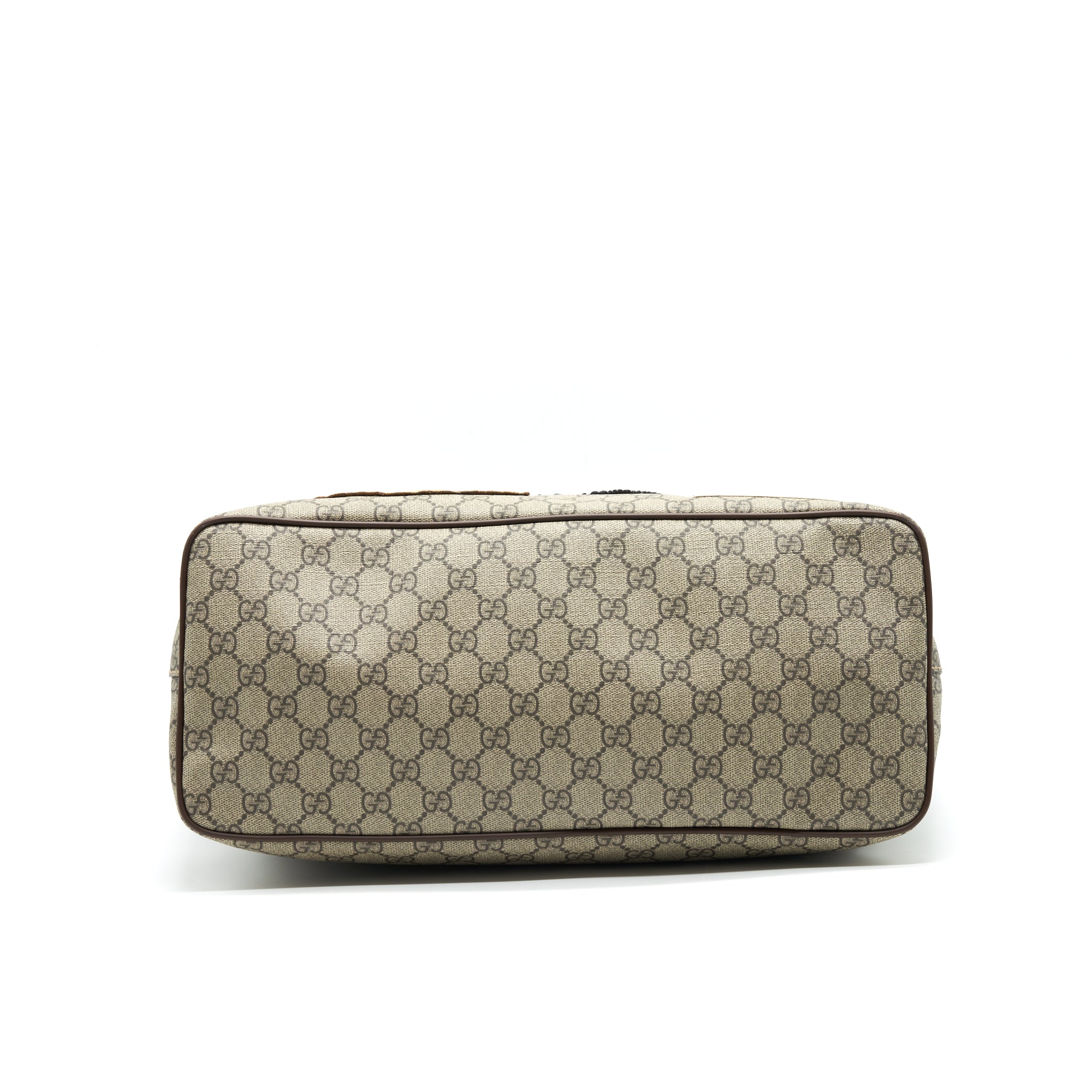 gucci-supreme-canvas-tote-bag-with-sticker