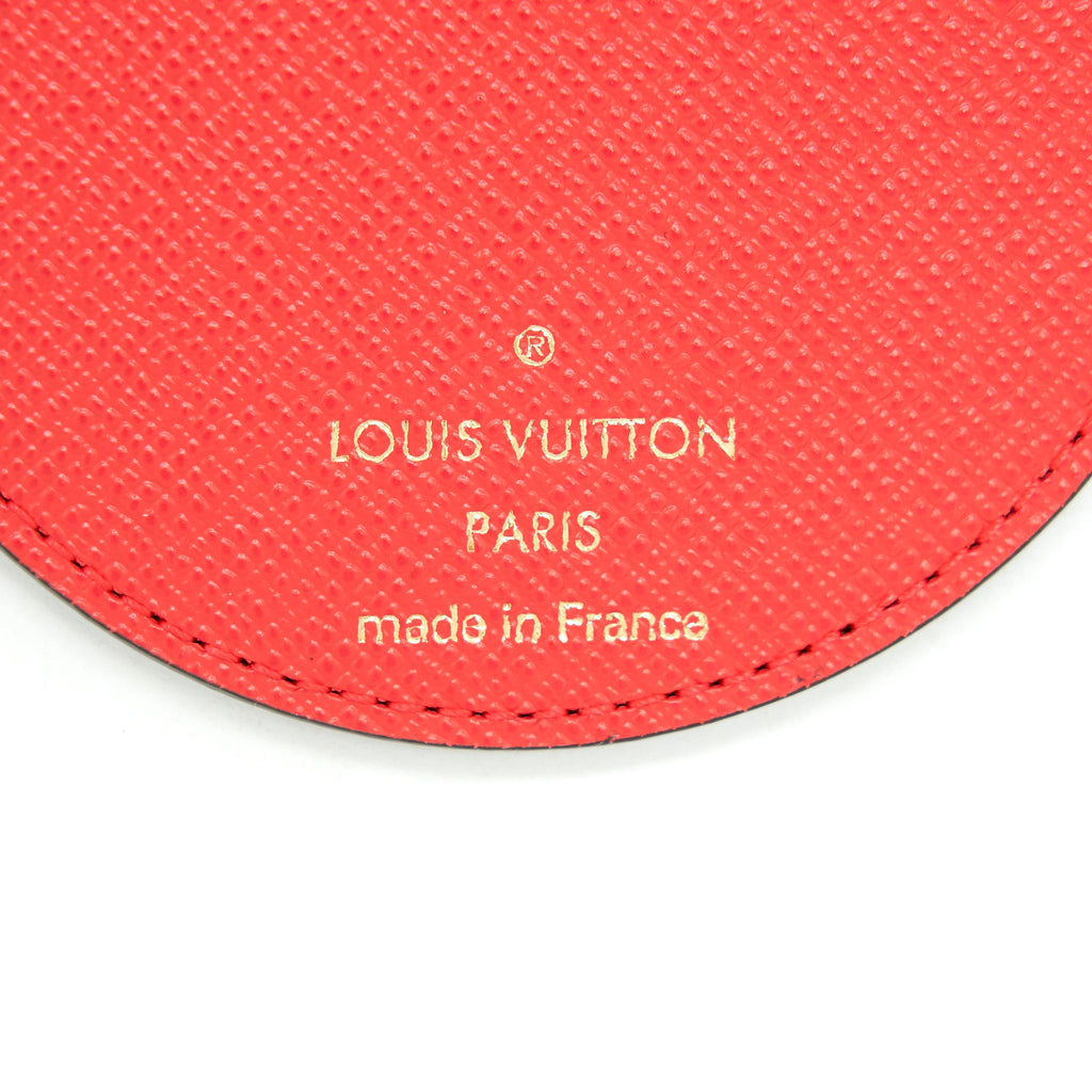 louis-vuitton-illustre-london-xmas-bag-charm-and-key-holder