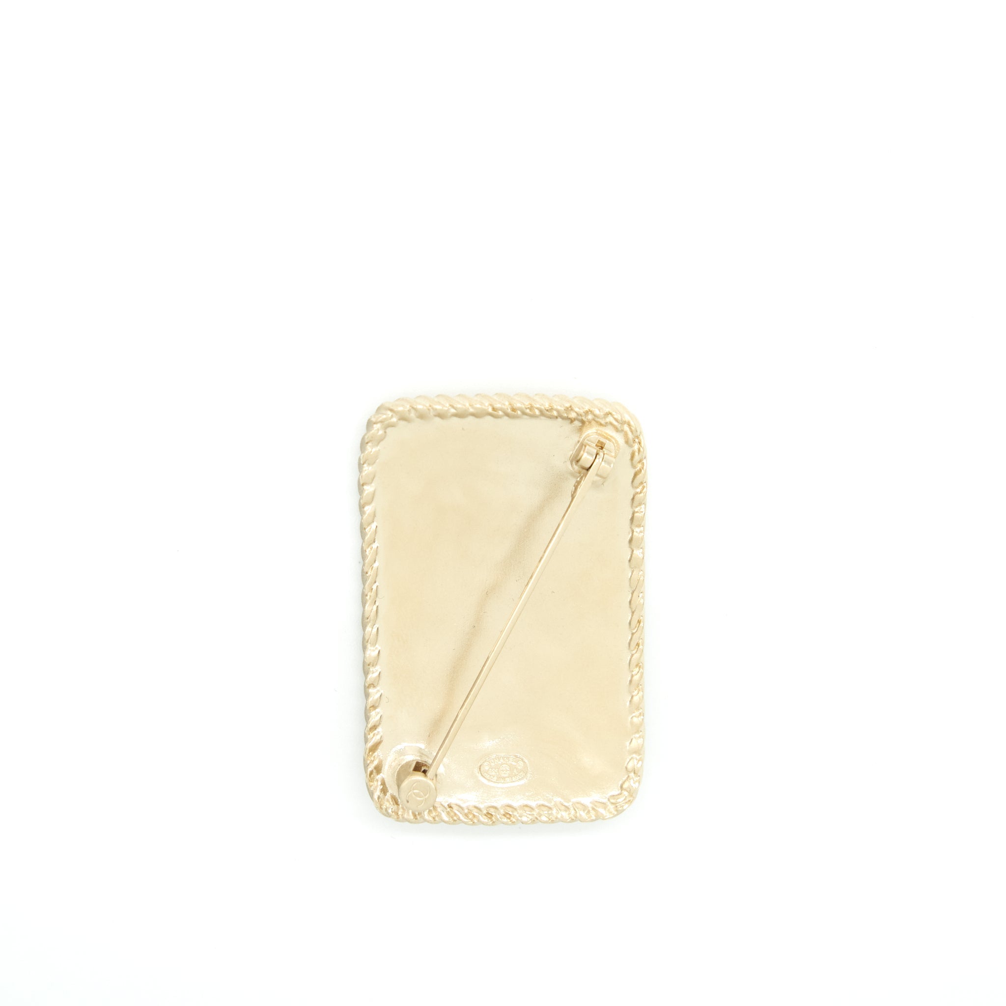 chanel-cc-logo-and-crown-metal-plate-brooch-brushed-lghw