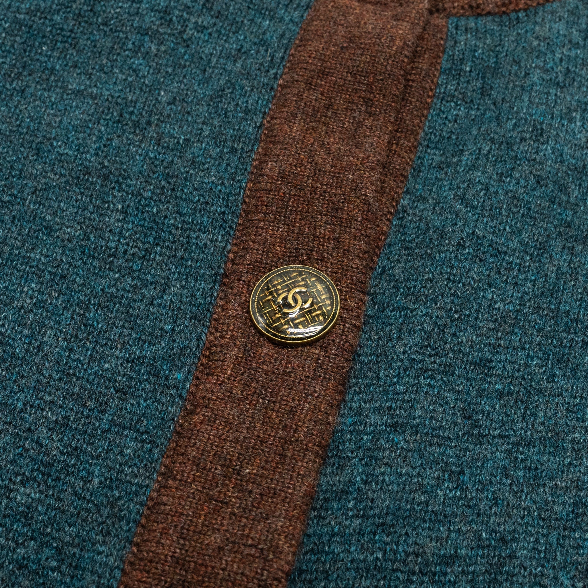chanel-size-34-cardigan-cashere-vert-foret-chataigne