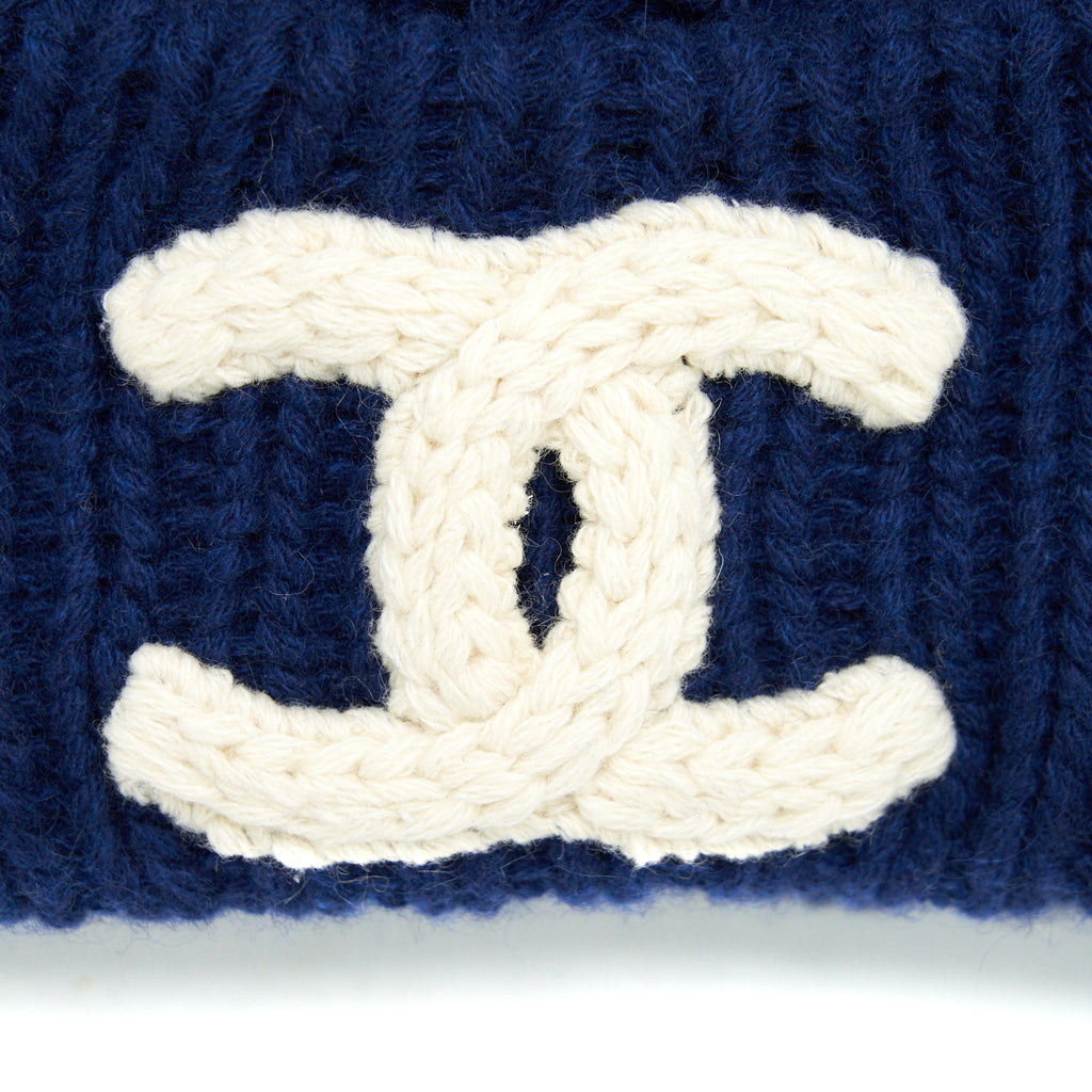chanel-21k-cc-logo-cashmere-hat-blue