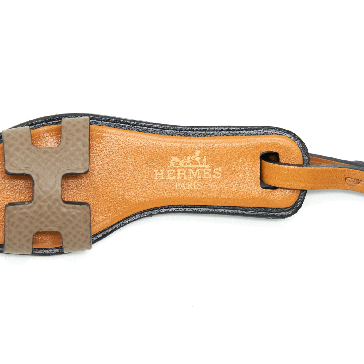 hermes-oran-nano-charm-etoupe