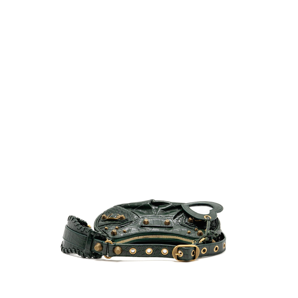 balenciaga-le-cagole-xs-shoulder-bag-crocodile-embossed-calfskin-dark-forest-green-ghw