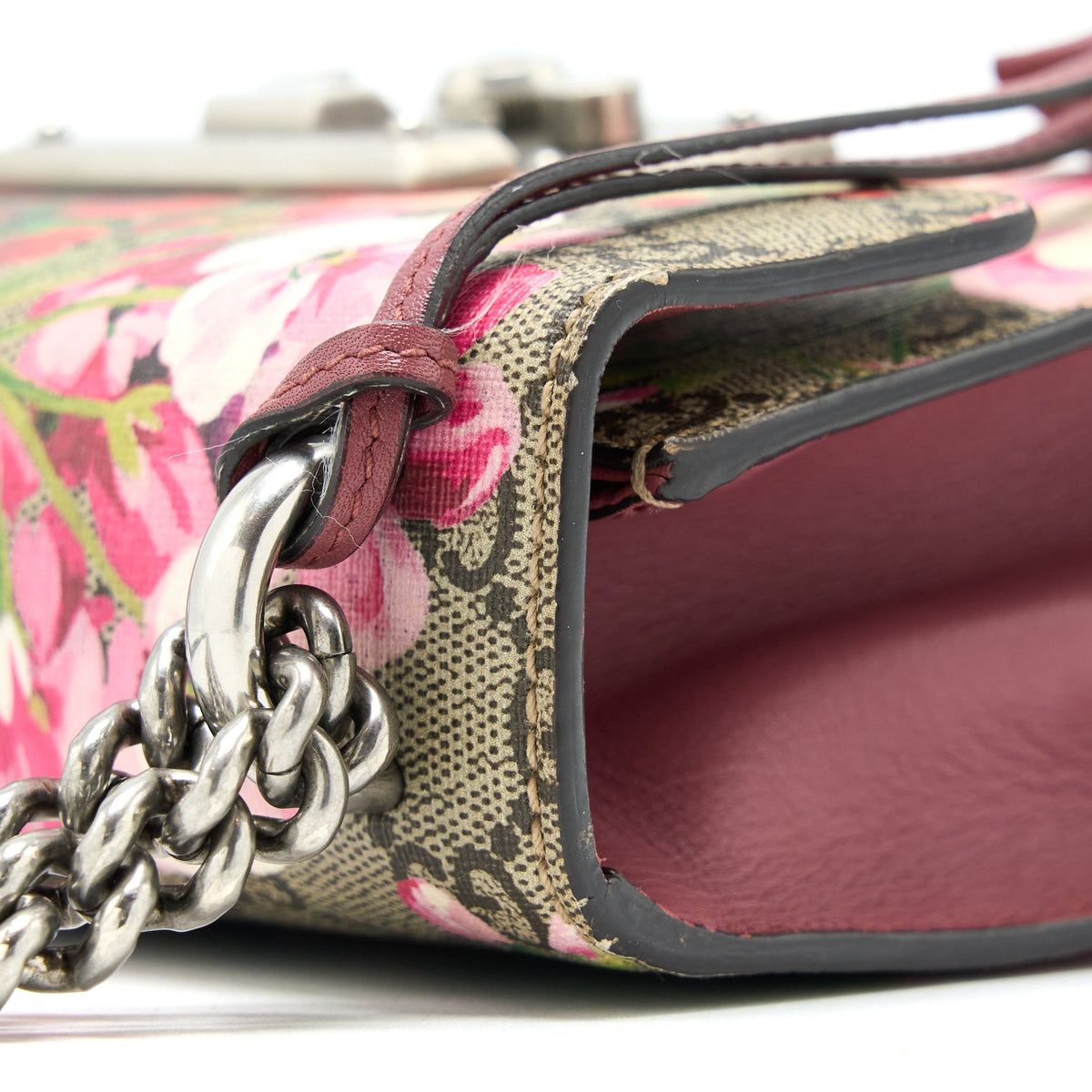 gucci-padlock-chain-crossbody-bag-flower-print-gg-supreme-canvas-shw