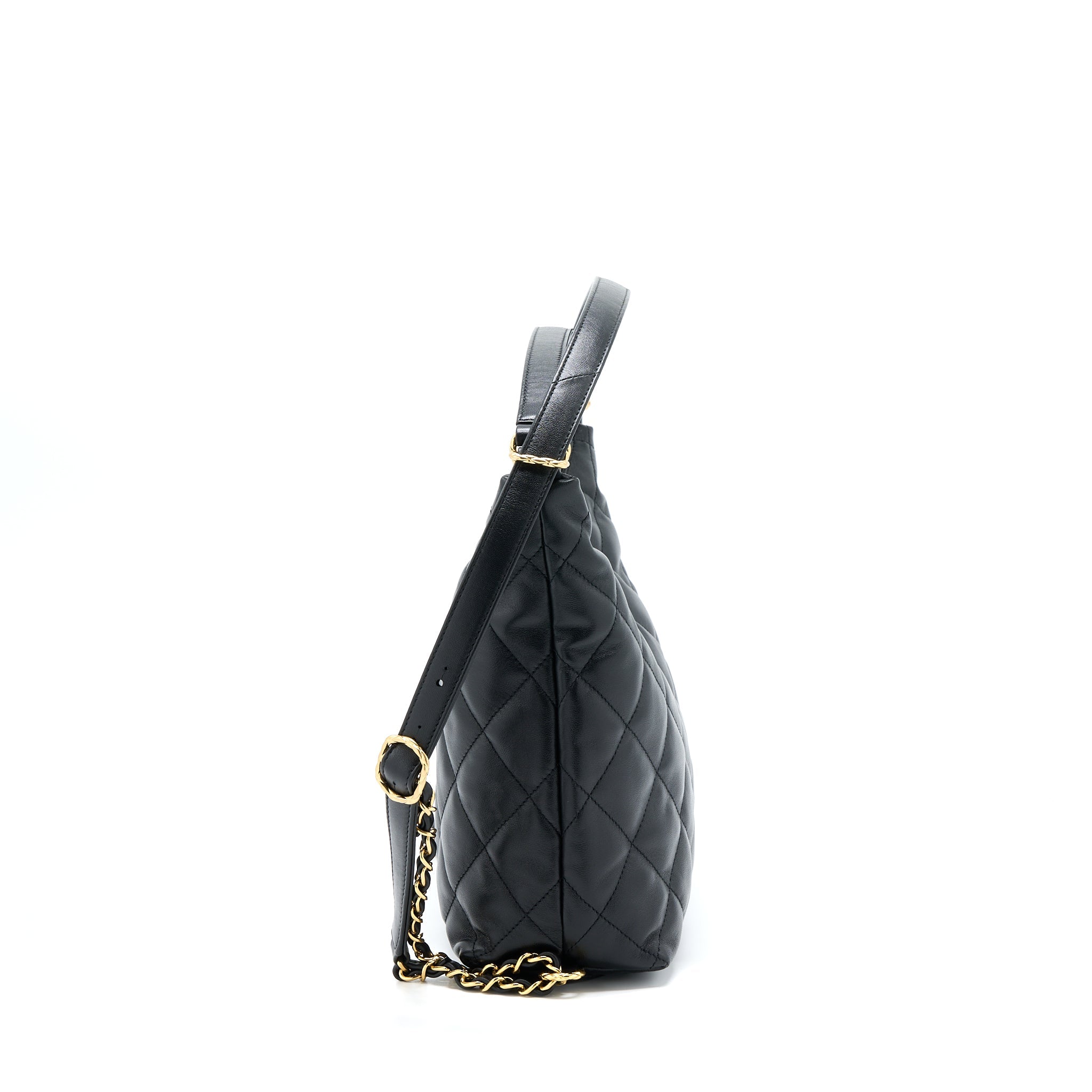 chanel-22b-hobo-bag-lambskin-black-ghwmicrochip