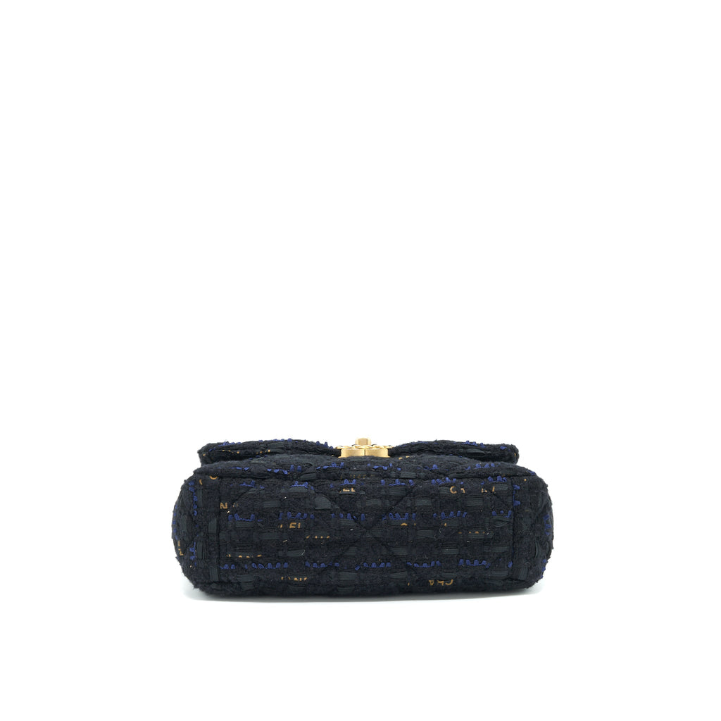 chanel-tweed-small-19-flap-bag