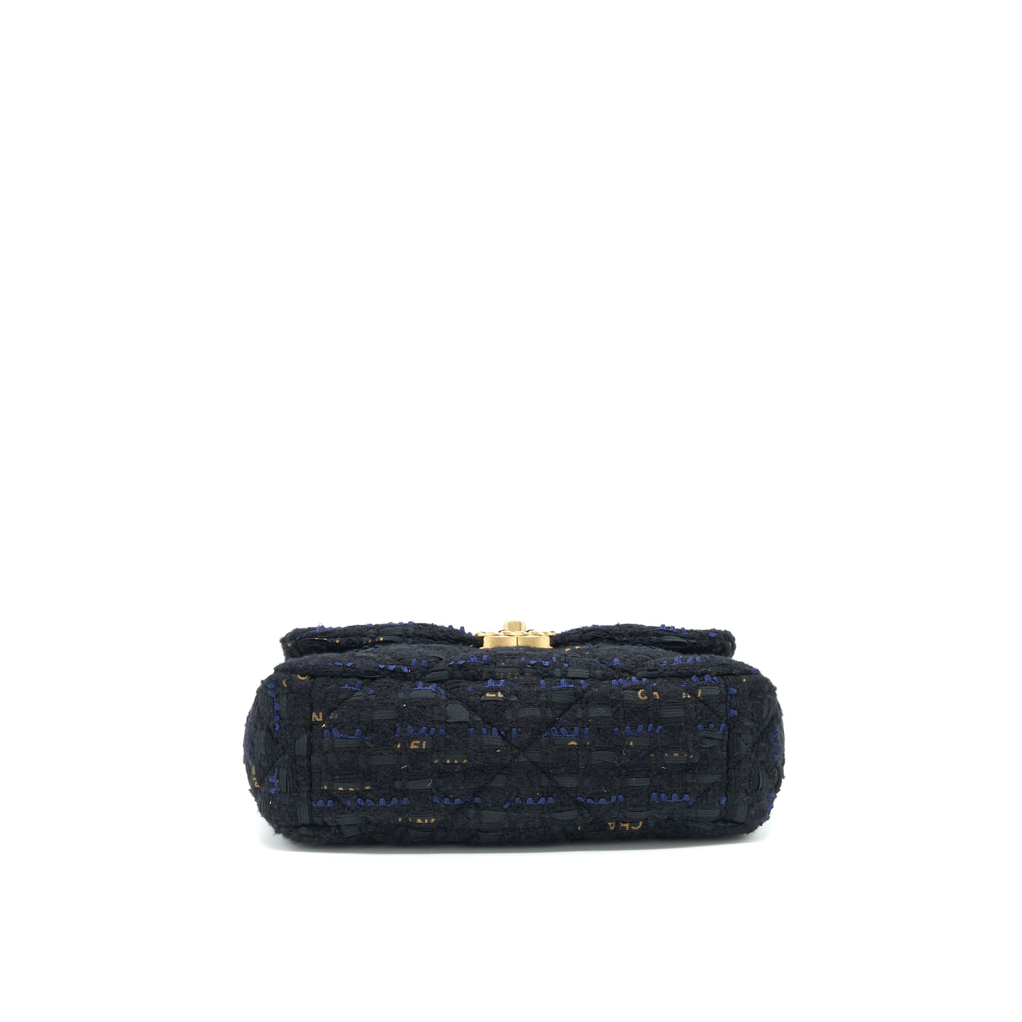 chanel-tweed-small-19-flap-bag
