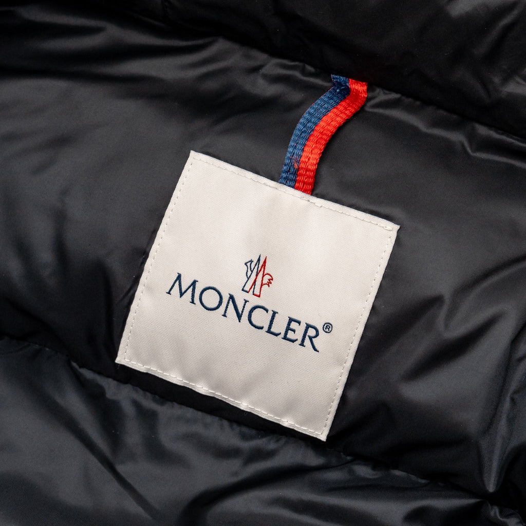 moncler-size-0-avoce-short-down-jacket-black
