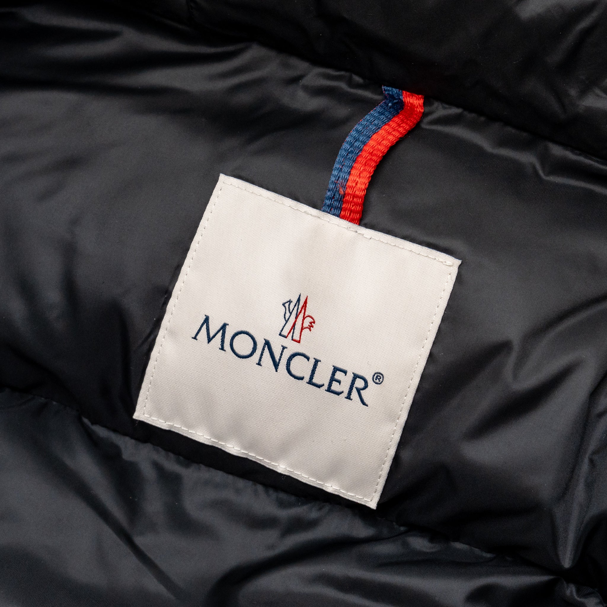 moncler-size-0-avoce-short-down-jacket-black
