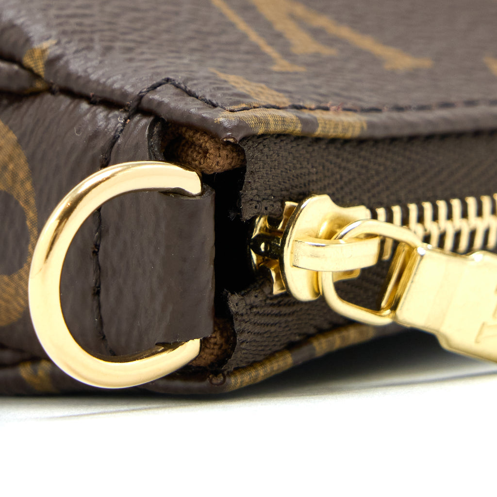 louis-vuitton-pochette-accessories-monogram-canvas-ghw-new-version