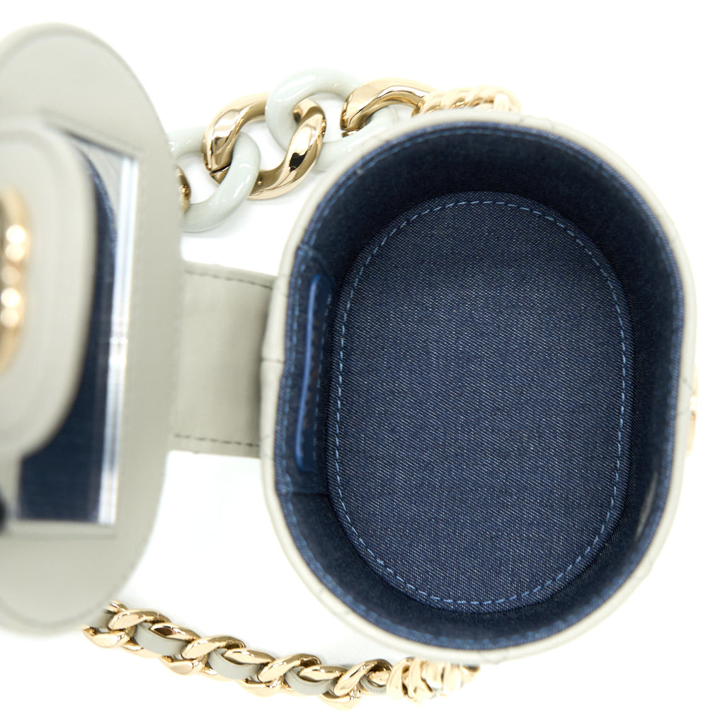 chanel-giant-chain-mini-vanity-case-lambskin-light-grey-lghw-copy-1