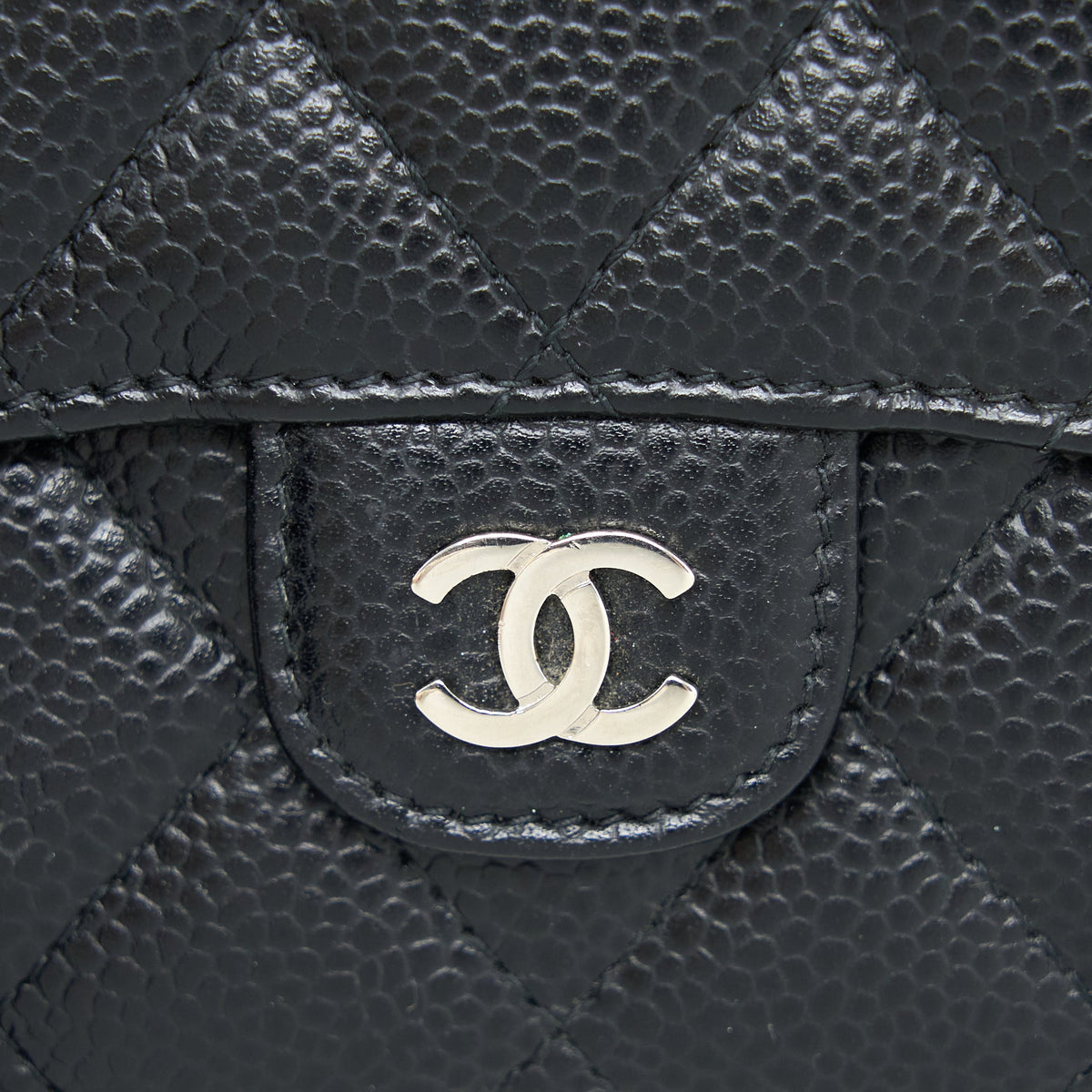 chanel-small-classic-compact-wallet-caviar-black-shw