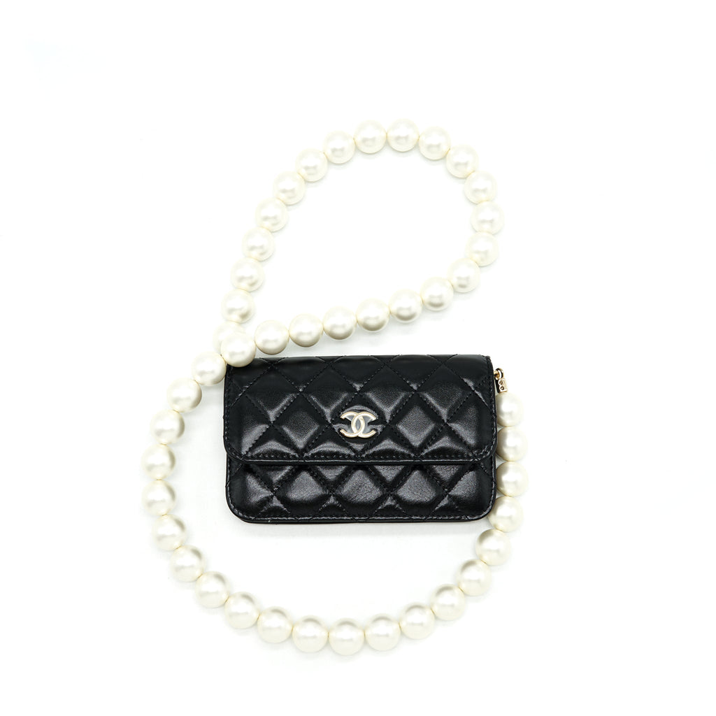 chanel-giant-pearl-clutch-with-chain-calfskin-black-1