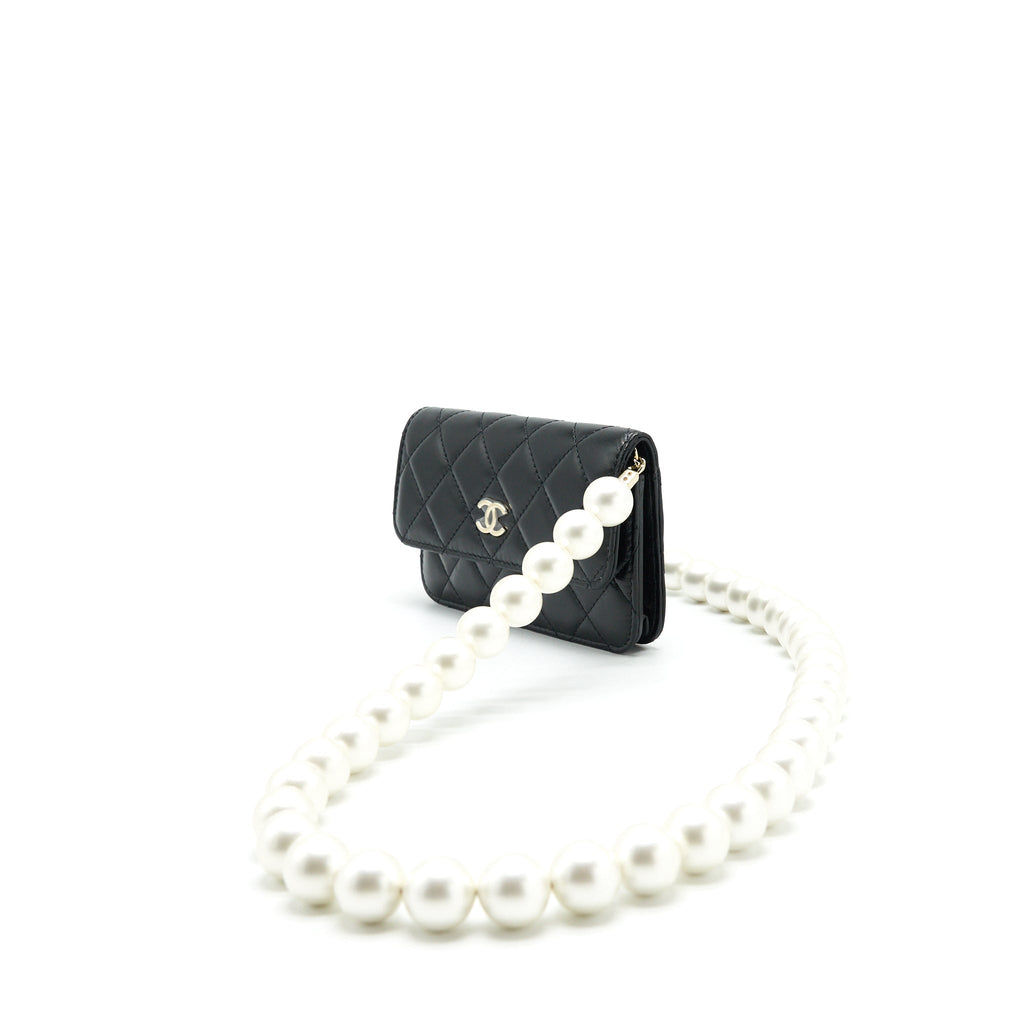 chanel-giant-pearl-clutch-with-chain-calfskin-black-1
