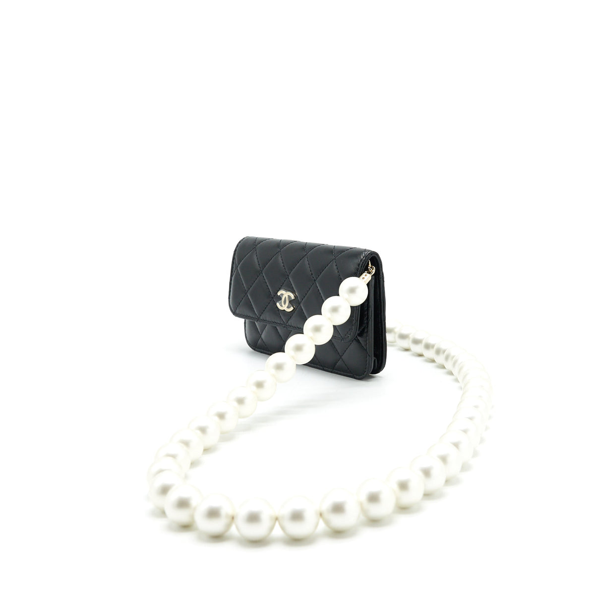 chanel-giant-pearl-clutch-with-chain-calfskin-black-1