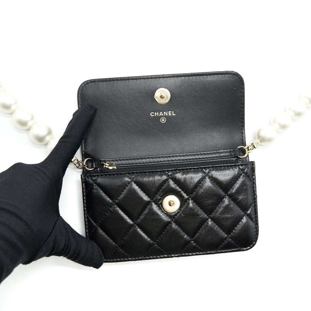 chanel-giant-pearl-clutch-with-chain-calfskin-black-1