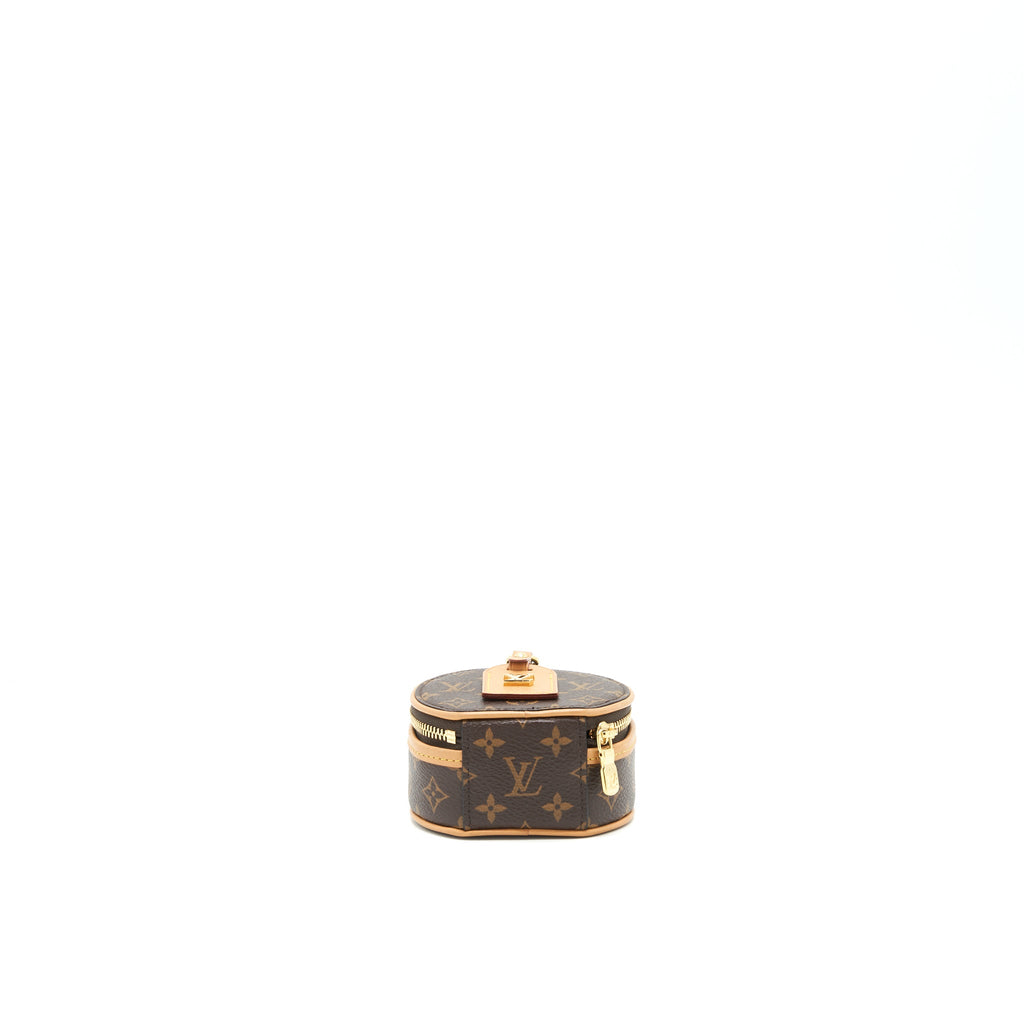 louis-vuitton-boite-necklace-mini-bag