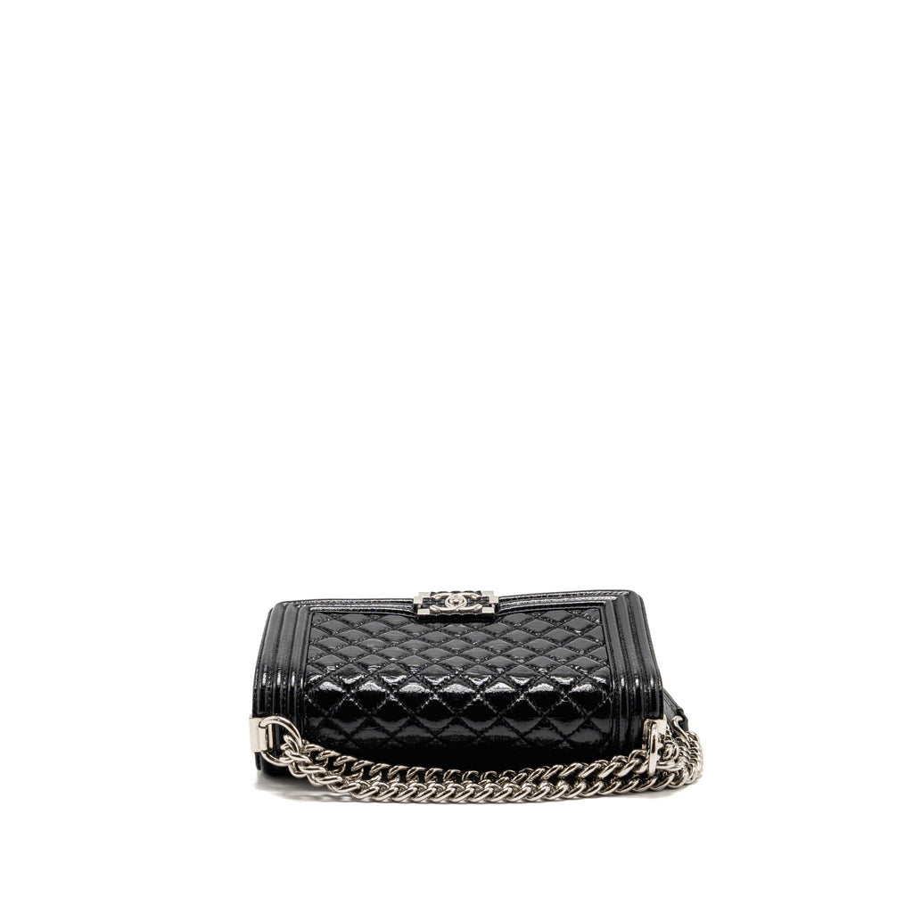 chanel-medium-boy-bag-leather-black-shw