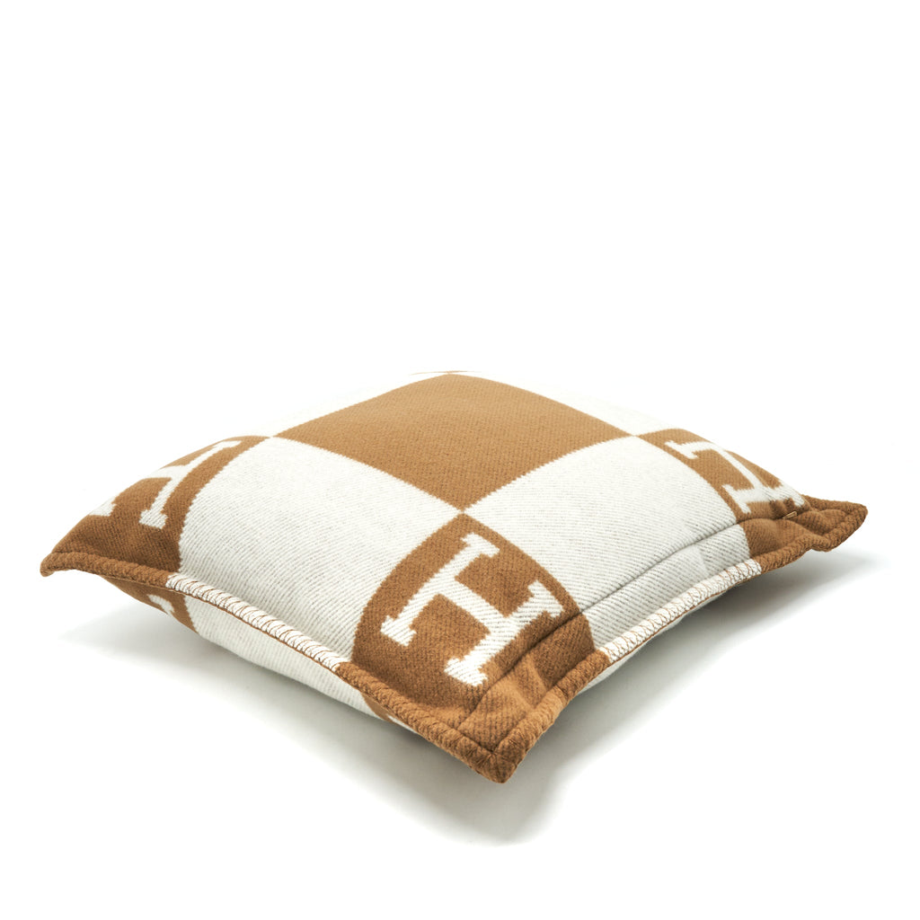 hermes-avalon-pillow-small-mode-3