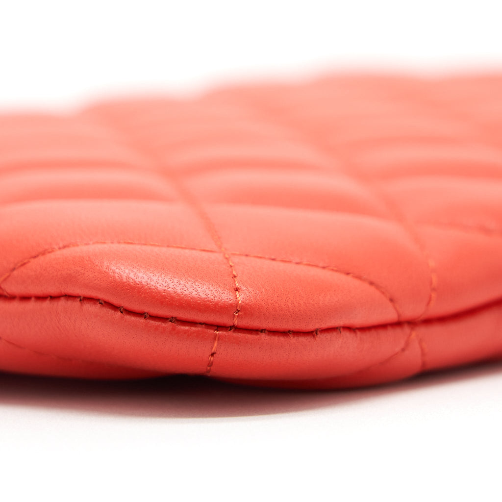 chanel-habana-o-case-pouch-lambskin-red-ghw