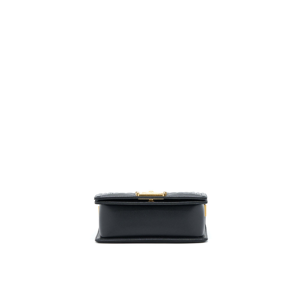 chanel-small-boy-bag-caviar-black-ghw-microchip-1