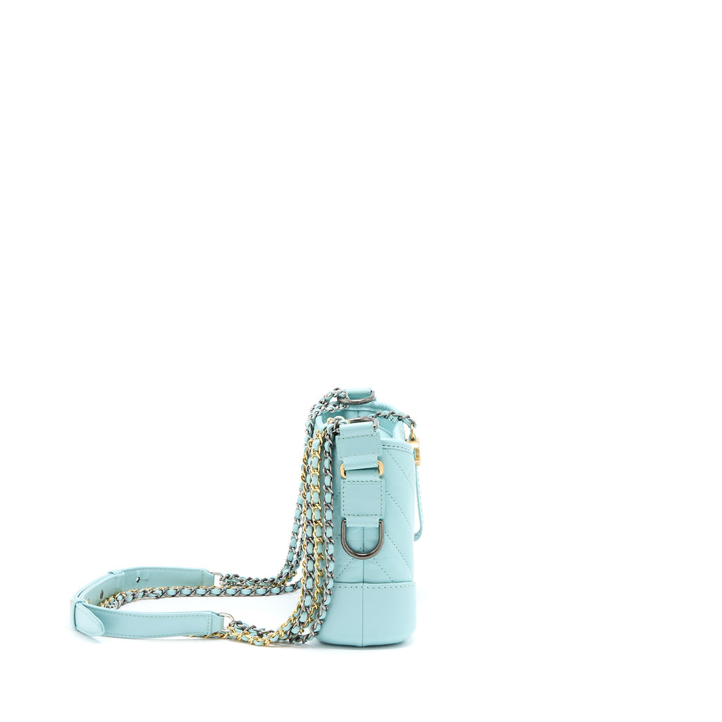chanel-small-gabrielle-chevron-calfskin-light-blue-multicolour-hardware
