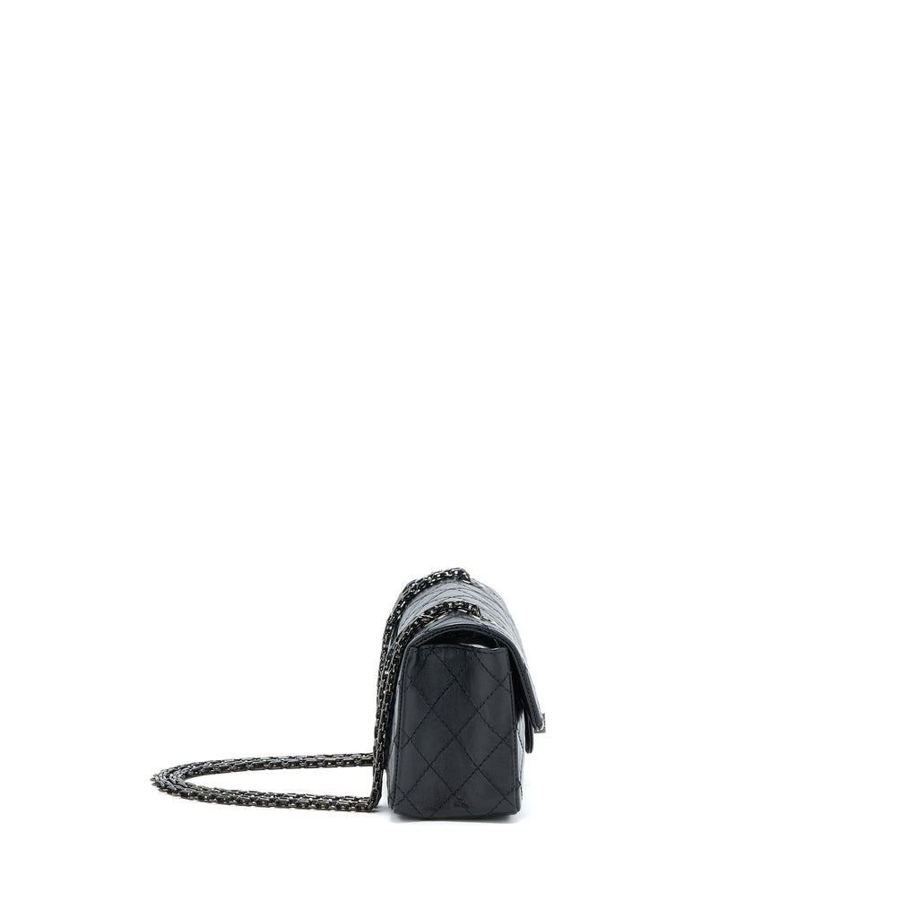 chanel-mini-2-55-reissue-aged-calfskin-so-black-with-black-hardware-microchip