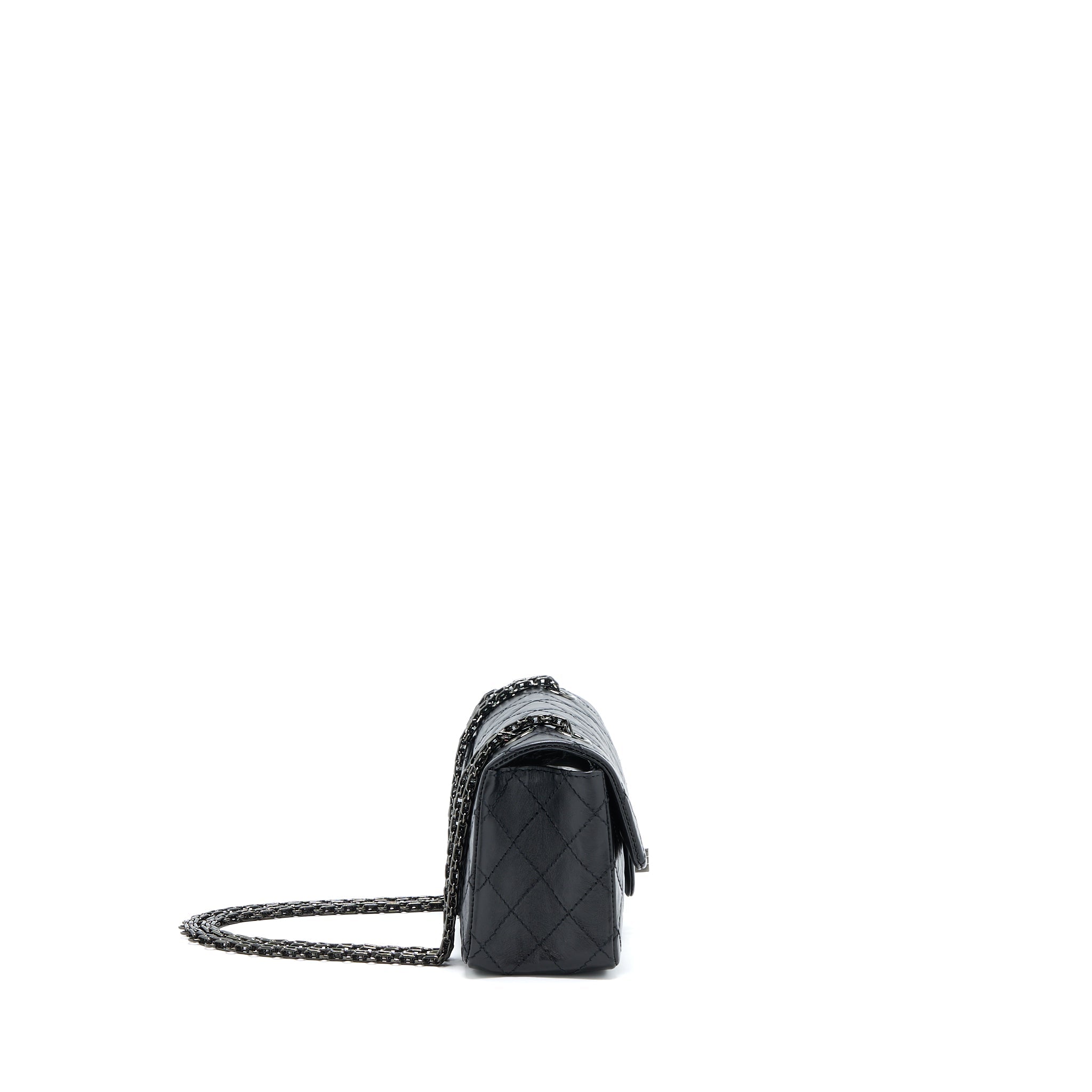 chanel-mini-2-55-reissue-aged-calfskin-so-black-with-black-hardware-microchip