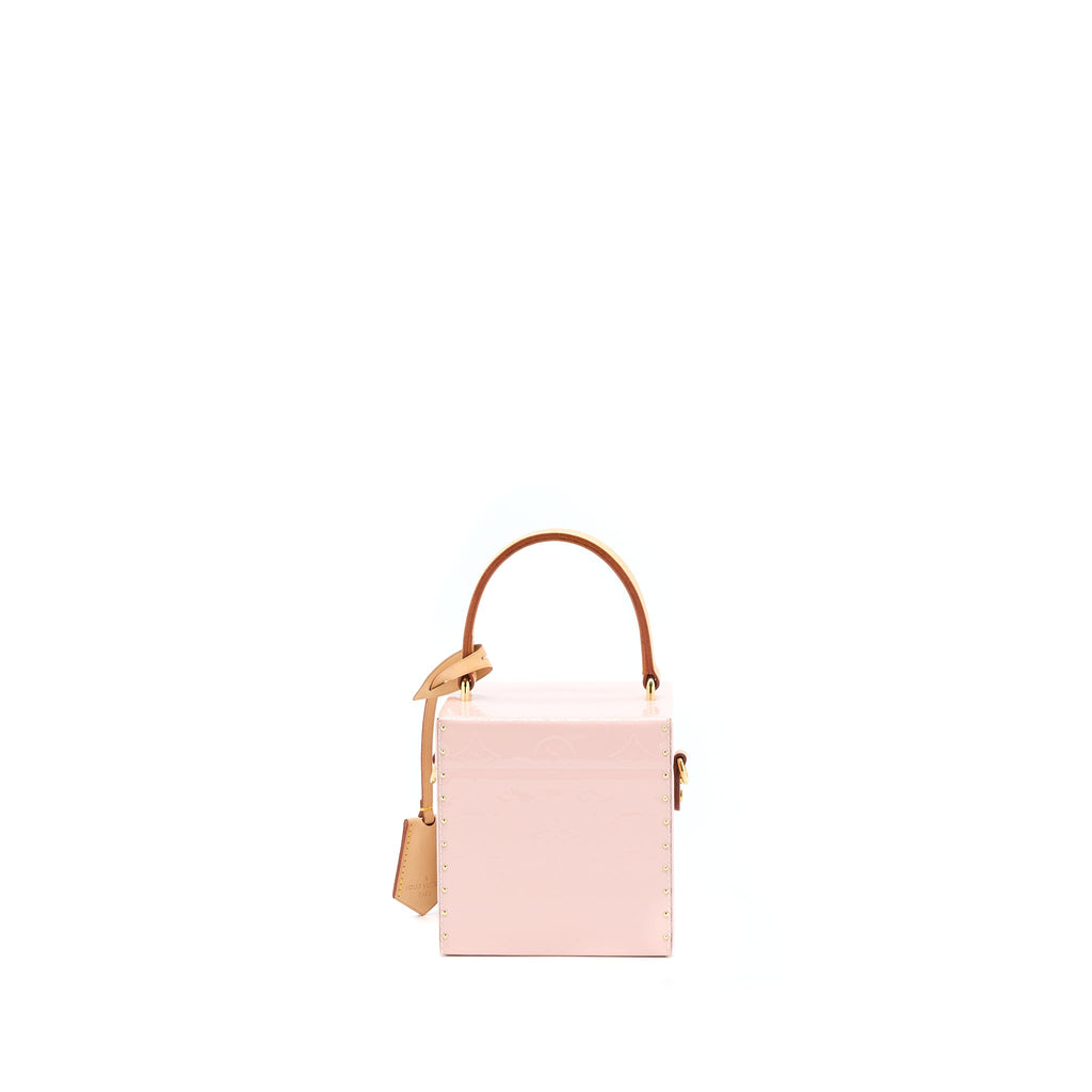 louis-vuitton-bleecker-box-bag-vernis-pink-ghw