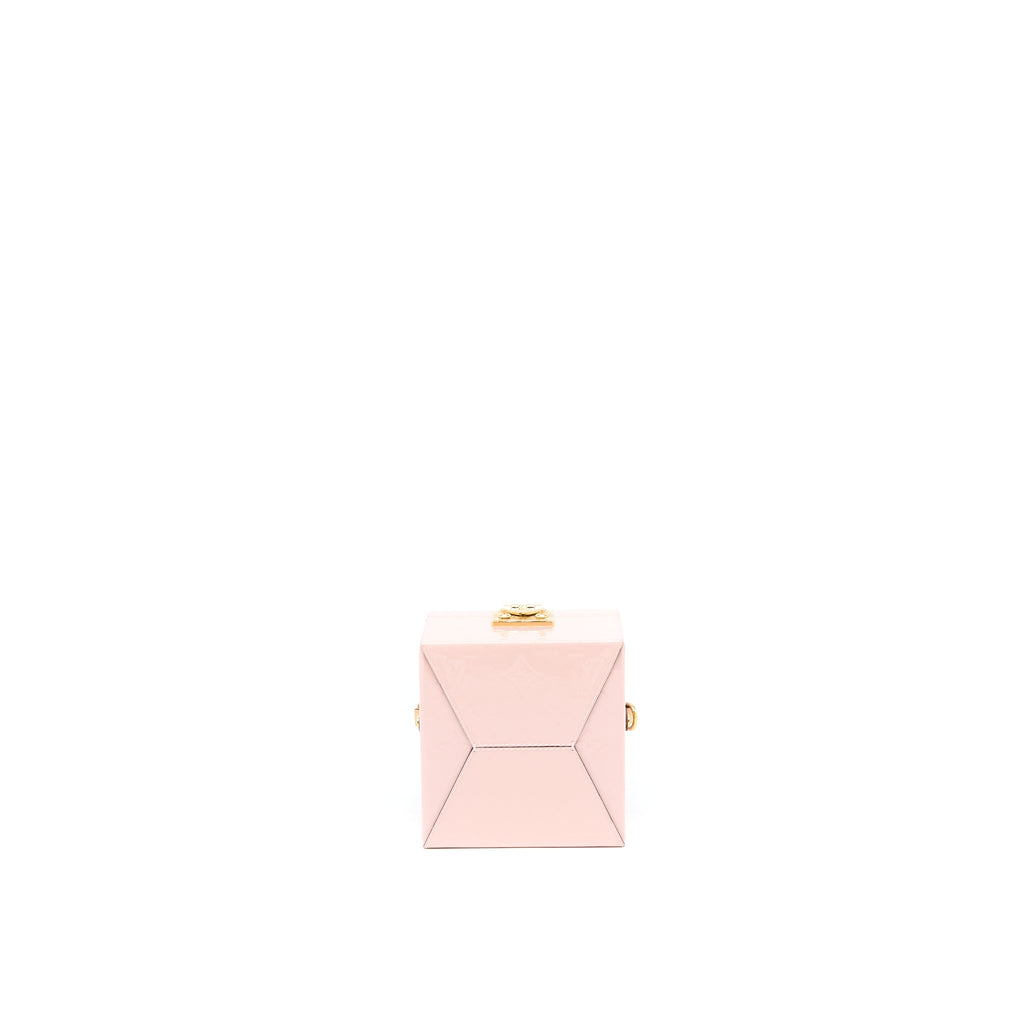 louis-vuitton-bleecker-box-bag-vernis-pink-ghw