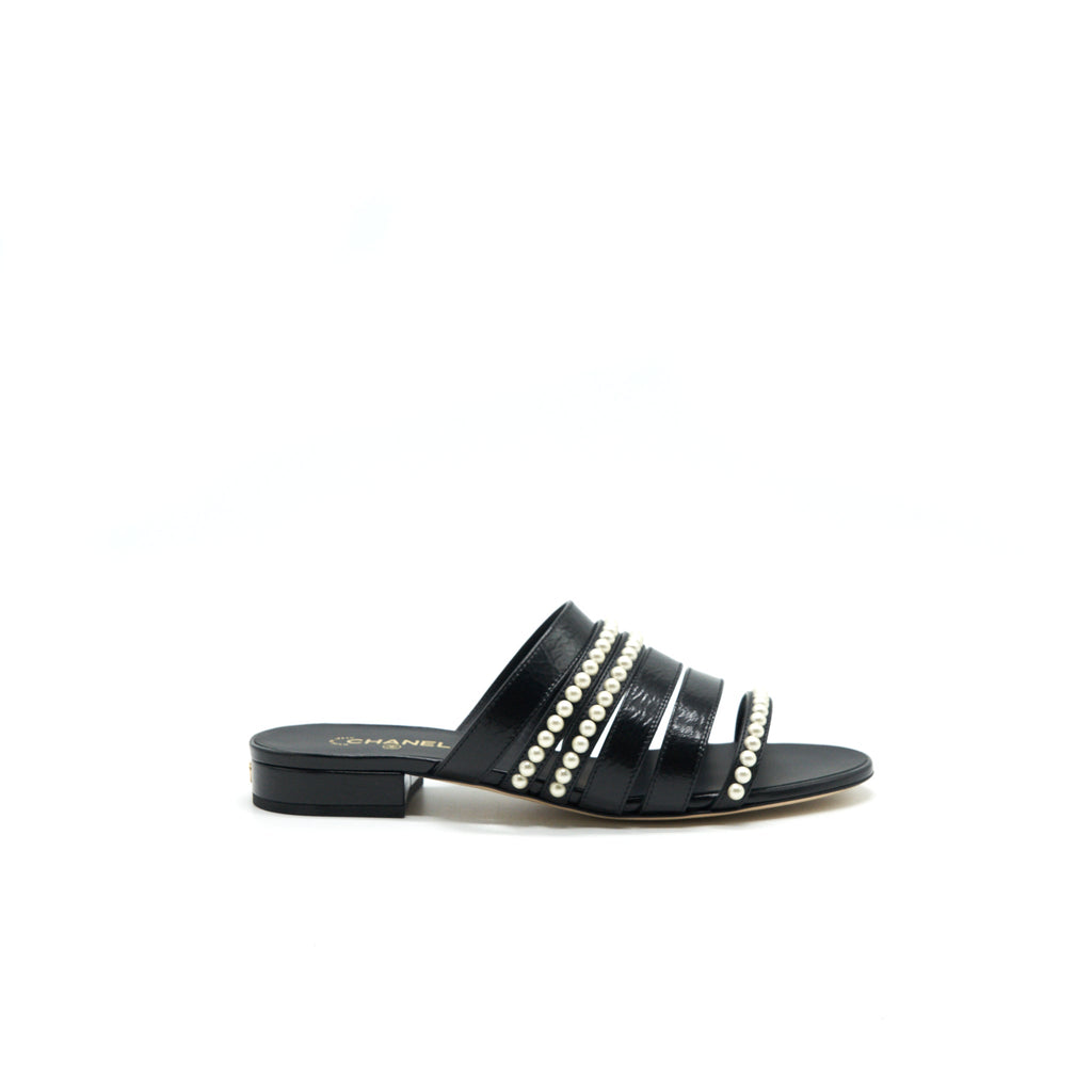chanel-size37-leather-and-pearl-sandal-black