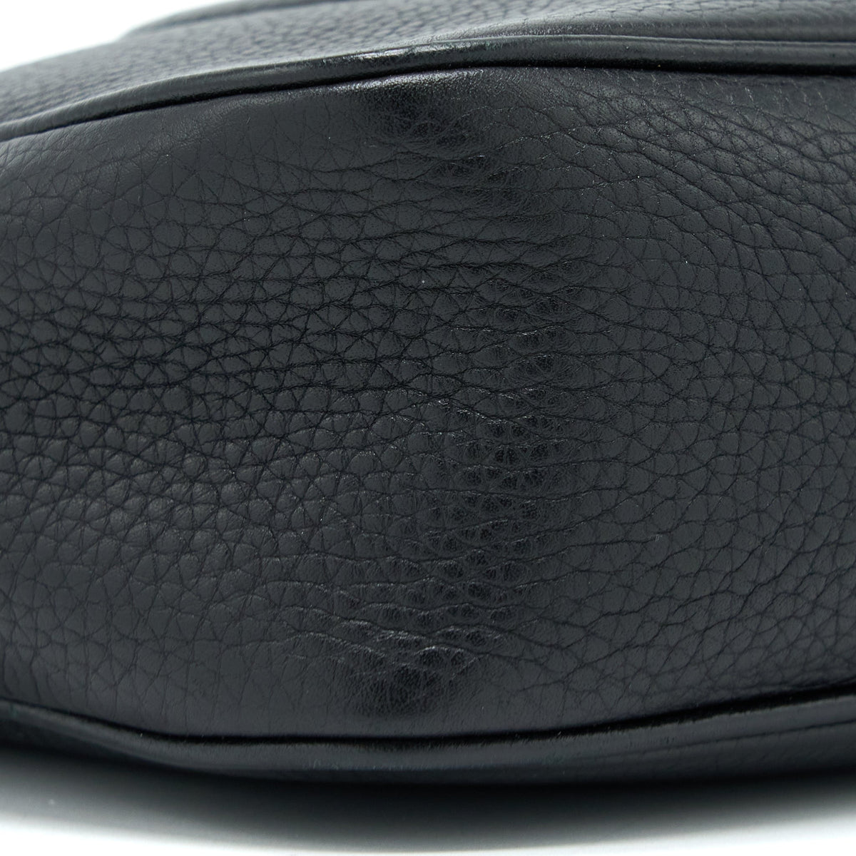 gucci-soho-disco-camera-bag-calfskin-black-ghw