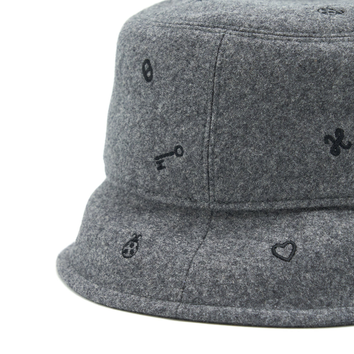 hermes-debbie-charms-bucket-hat