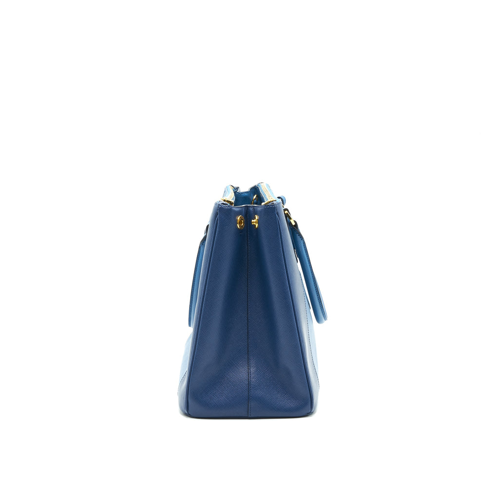 prada-saffiano-tote-bag-blue-navy